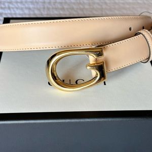 SOLD! Gucci woman’s leather belt